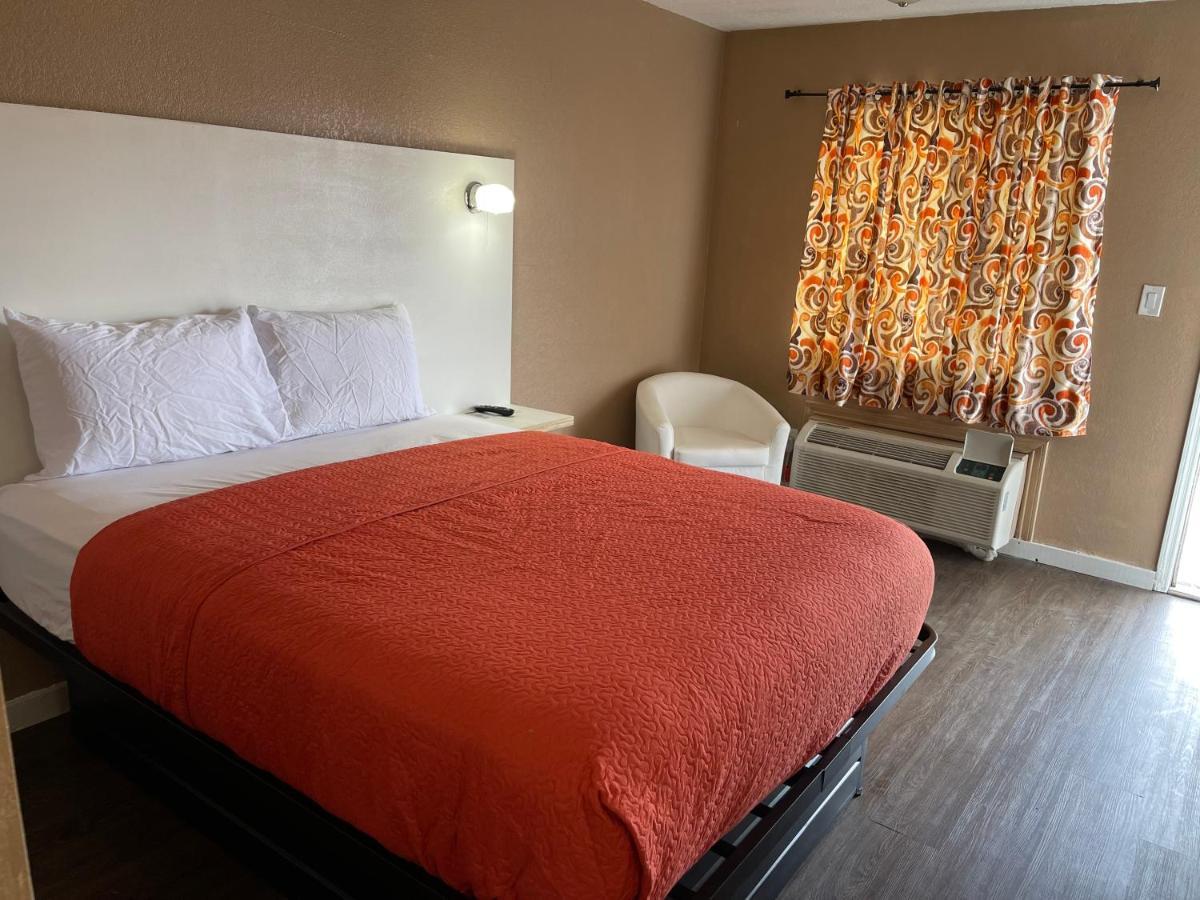 Hotel Eastin Atchison Bagian luar foto