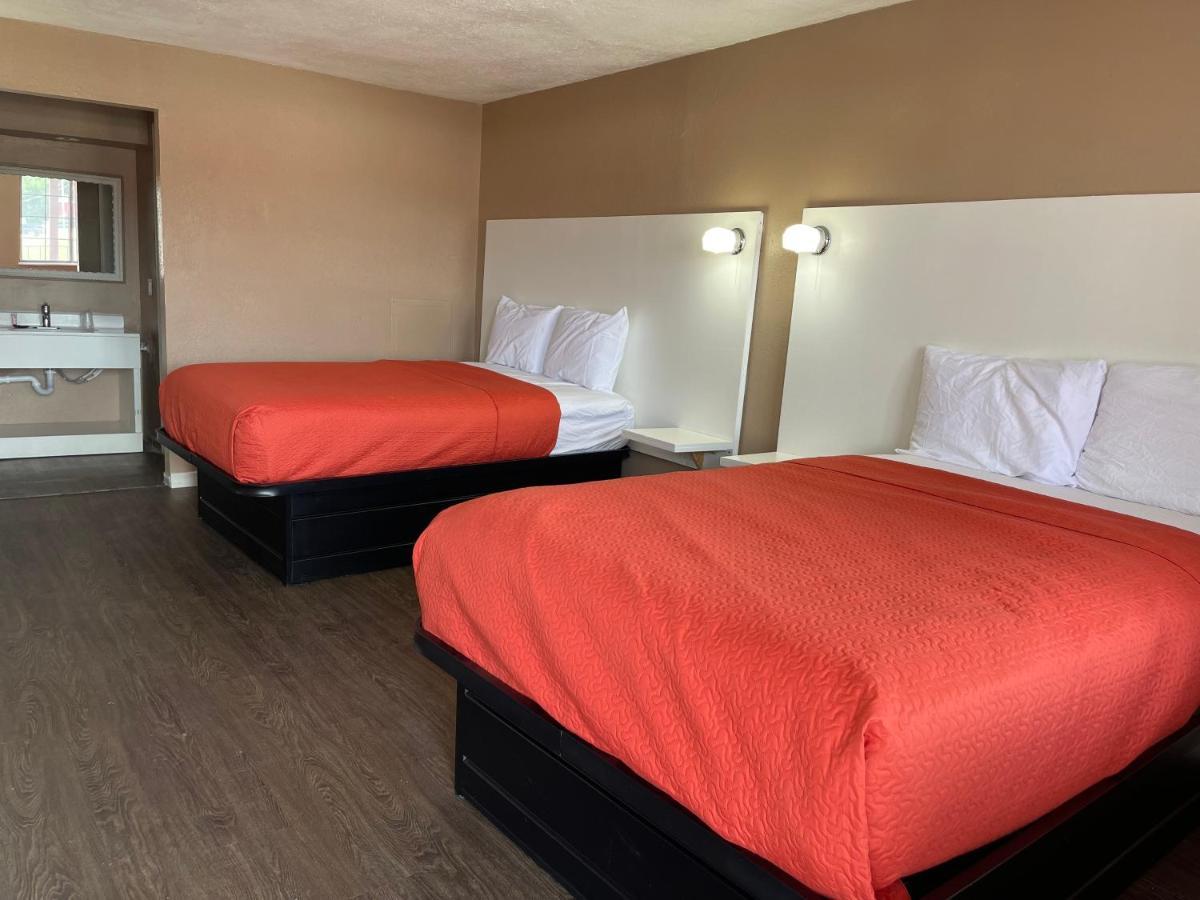 Hotel Eastin Atchison Bagian luar foto